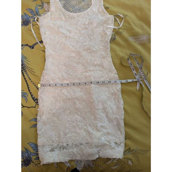 Allen Schwartz Prive Women’s 2XS XXS White Lace sequin Open Back Mini Dress - Picture 5 of 9